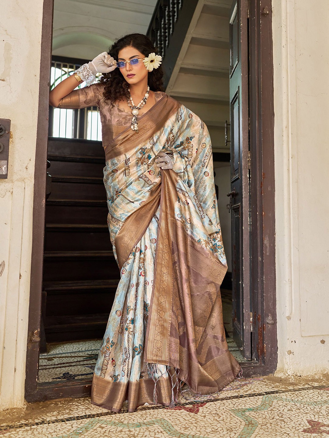 

Sanu Silk Floral Zari Silk Blend Tussar Saree, Coffee brown