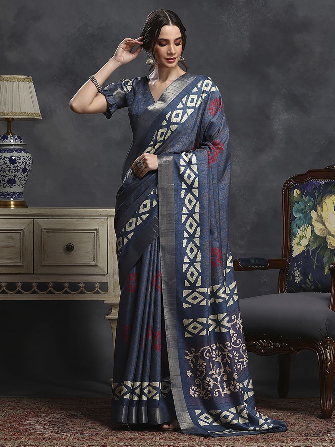 

Mitera Bagh Silk Blend Sungudi Saree, Blue