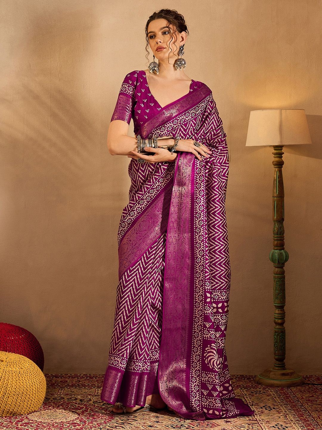 

Mitera Ethnic Motifs Silk Blend Sungudi Saree, Magenta