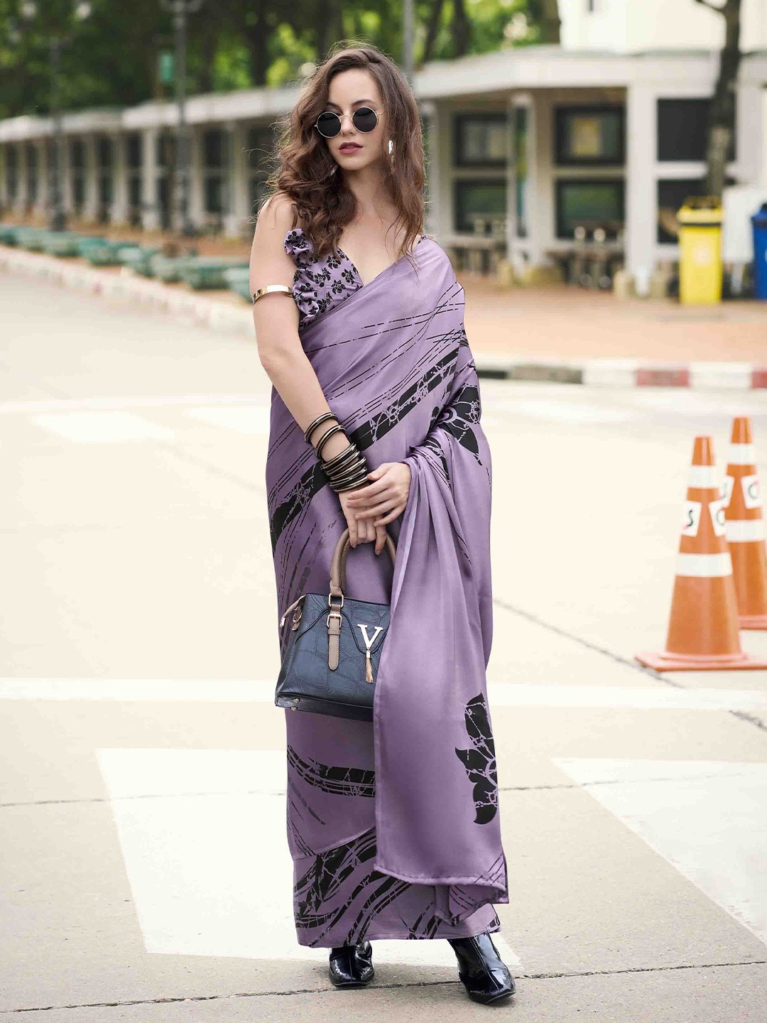 

DIVASTRI Floral Satin Saree, Mauve