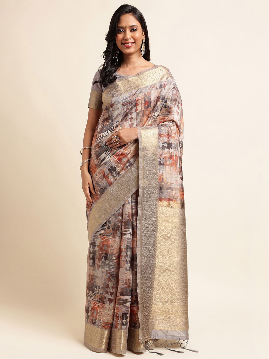 

DIVASTRI Ethnic Motifs Zari Silk Blend Saree, Grey