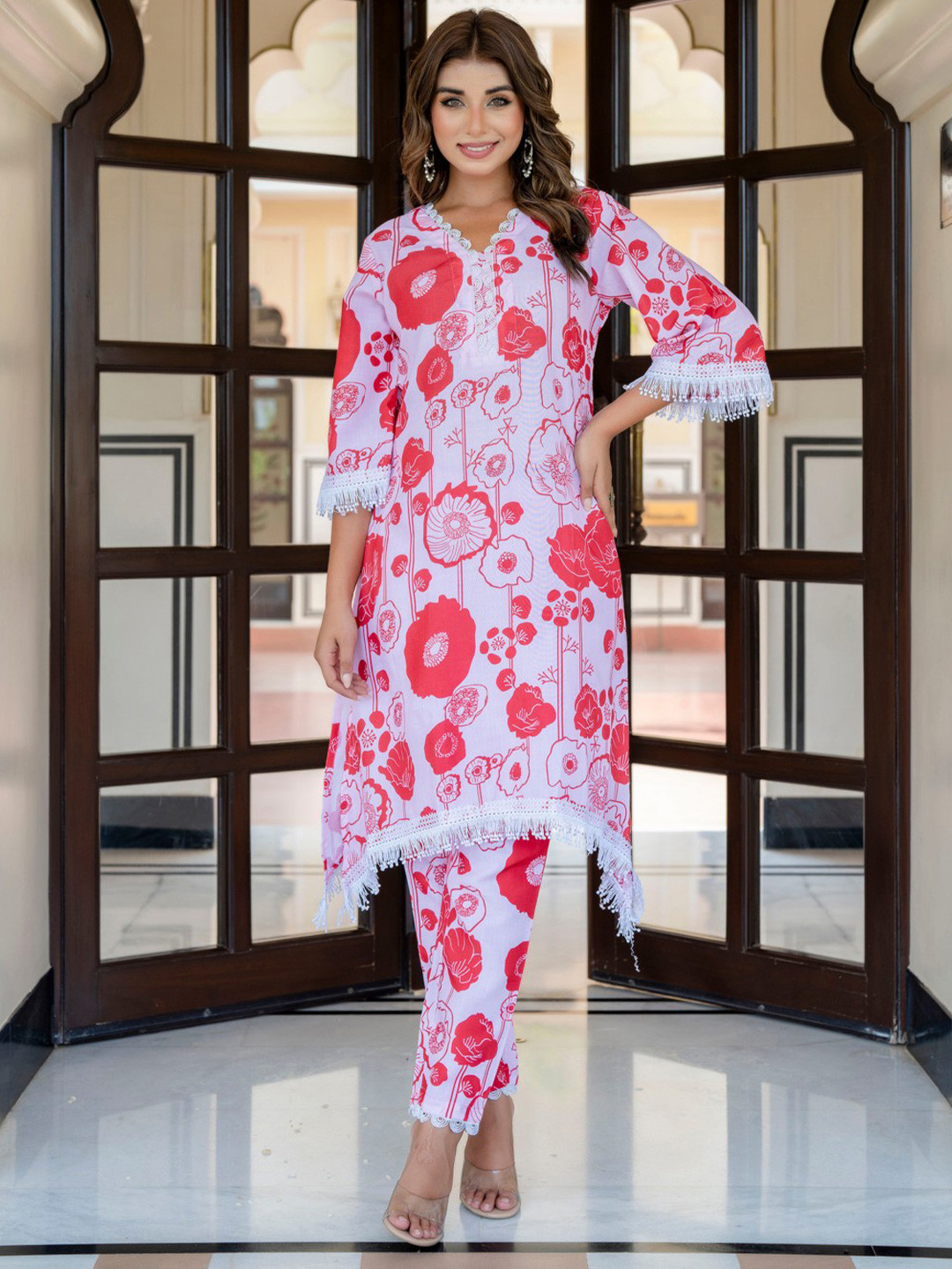 

Lookmark Women Floral Printed Regular Kurta with Trousers & With Dupatta, Red