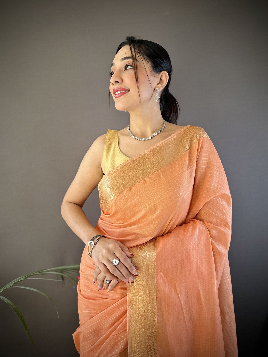 

NIWAA Woven Design Zari Pure Cotton Banarasi Saree, Peach