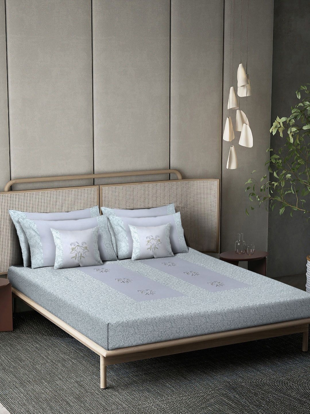 

Myntra Elegant Homes Grey & White Floral 400 TC King Bedsheet with 4 Pillow Covers