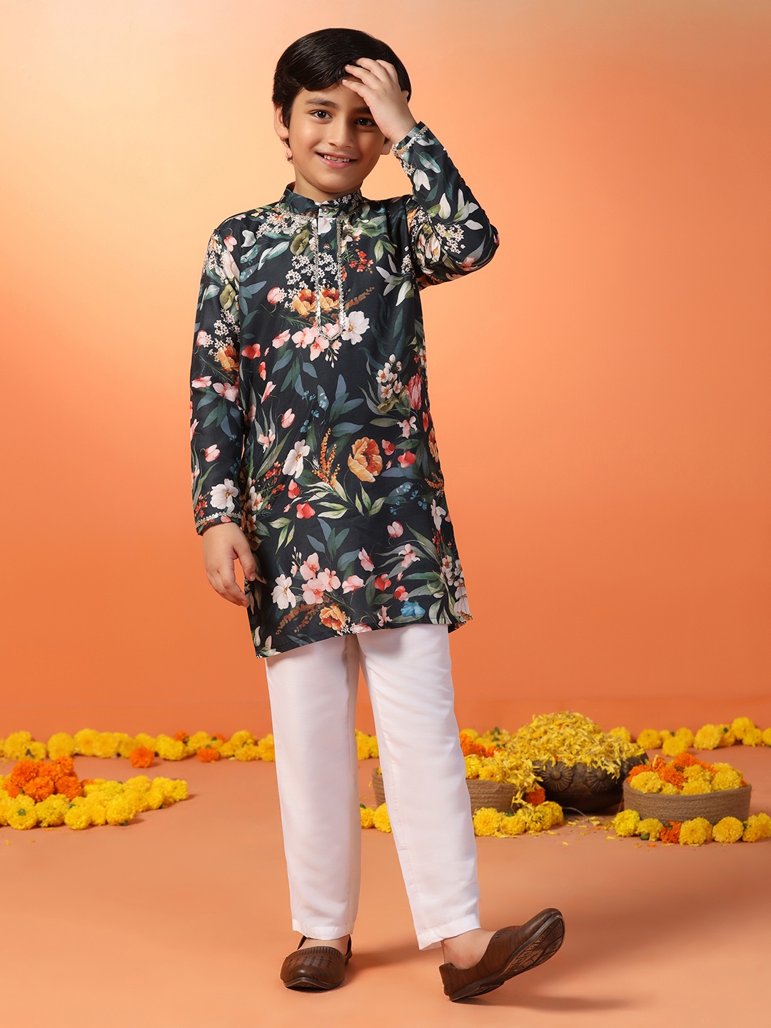 

FASHION DREAM Boys Floral Printed Regular Kurta with Trousers, Navy blue