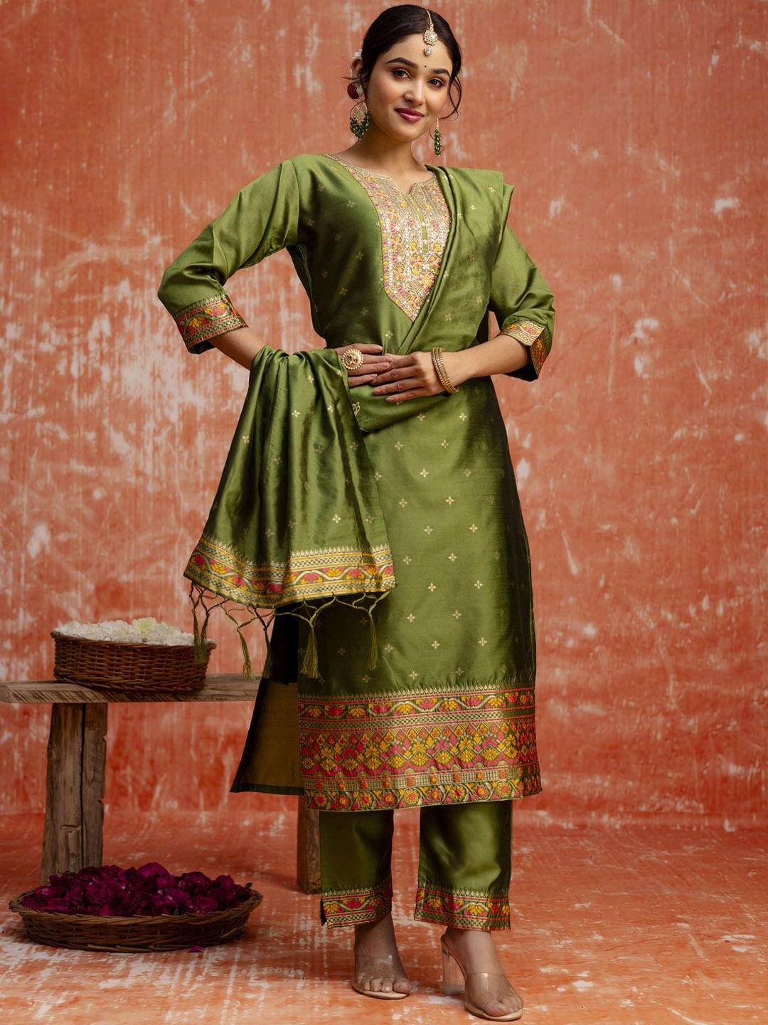 

VredeVogel Women Regular Kurta with Trousers & With Dupatta, Green