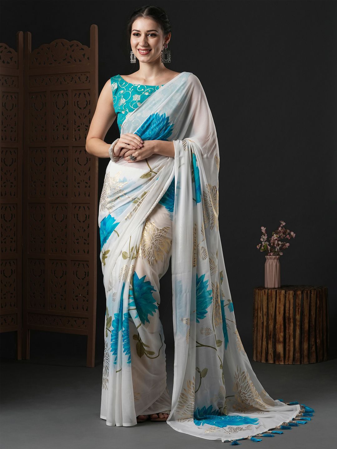 

Mitera Floral Poly Georgette Saree, White