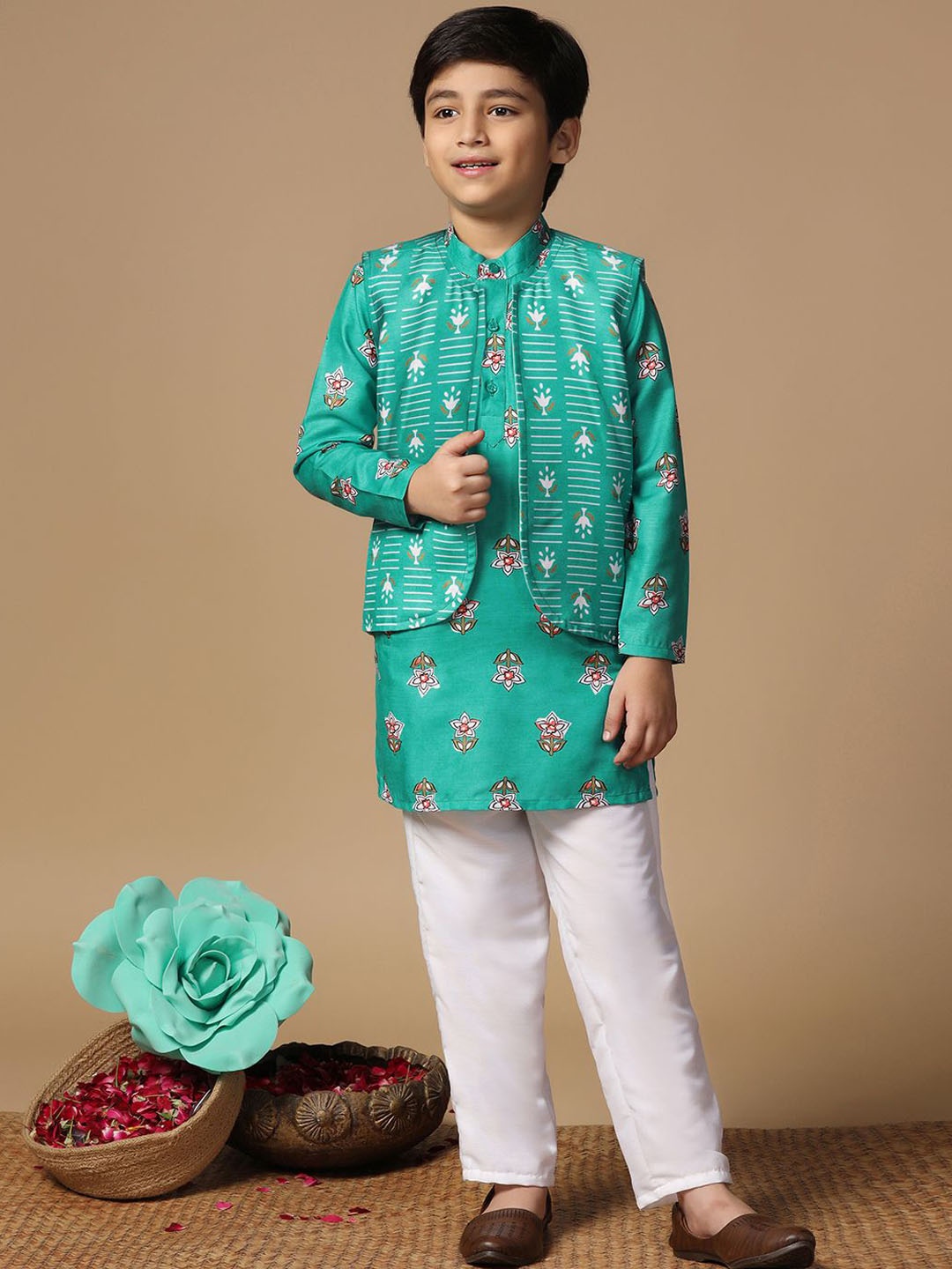 

BAESD Boys Floral Printed Regular Kurta with Trousers, Green