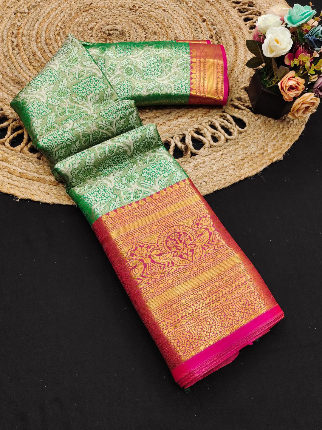 

SILKWEAR Woven Design Zari Pure Silk Kanjeevaram Saree, Green