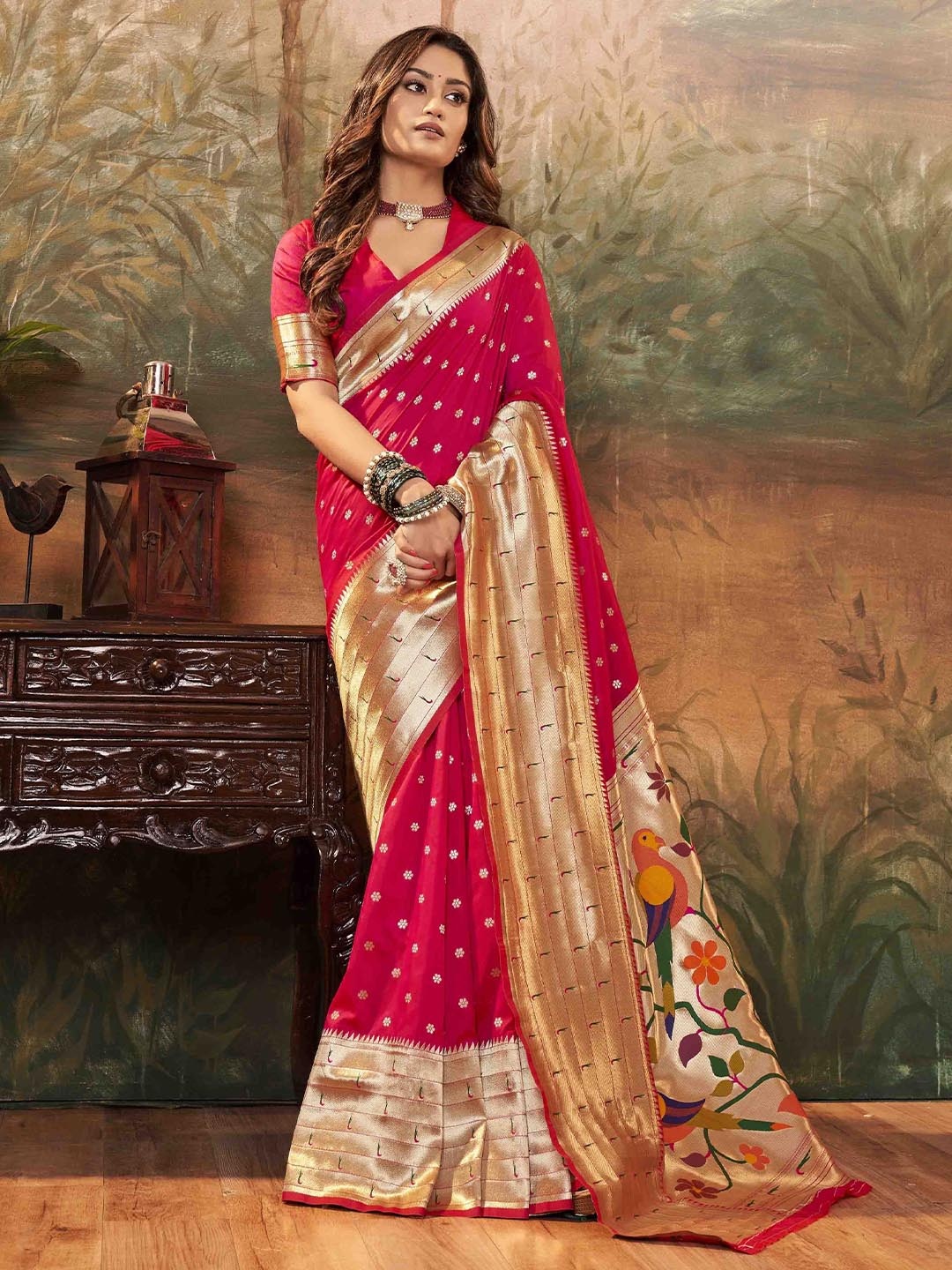 

DIVASTRI Woven Design Zari Silk Blend Paithani Saree, Pink