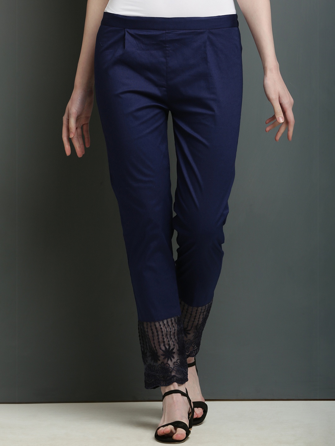 

Sellingsea Women Trousers, Navy blue