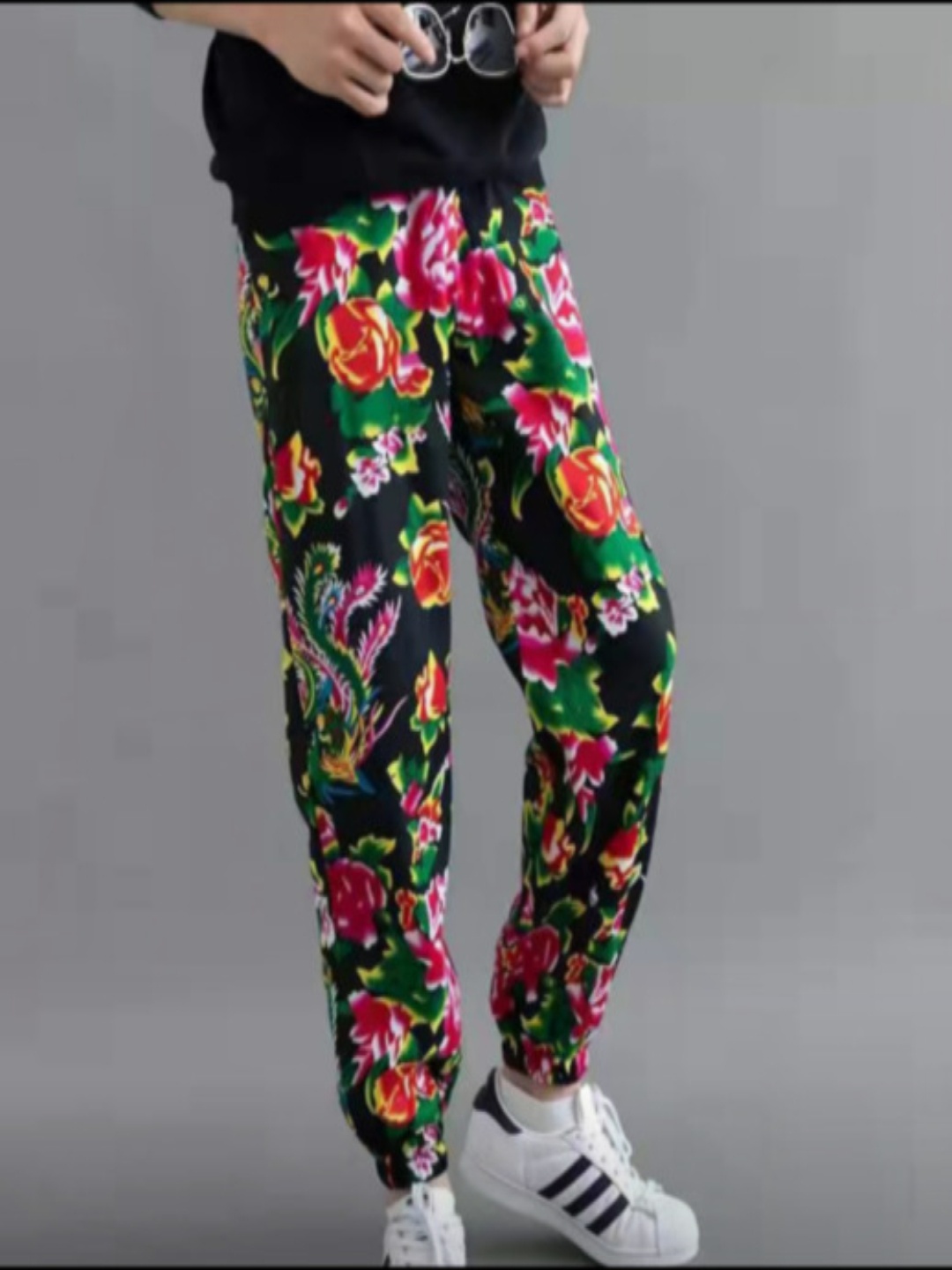 

HERE&NOW Men Floral Joggers Trousers, Multi