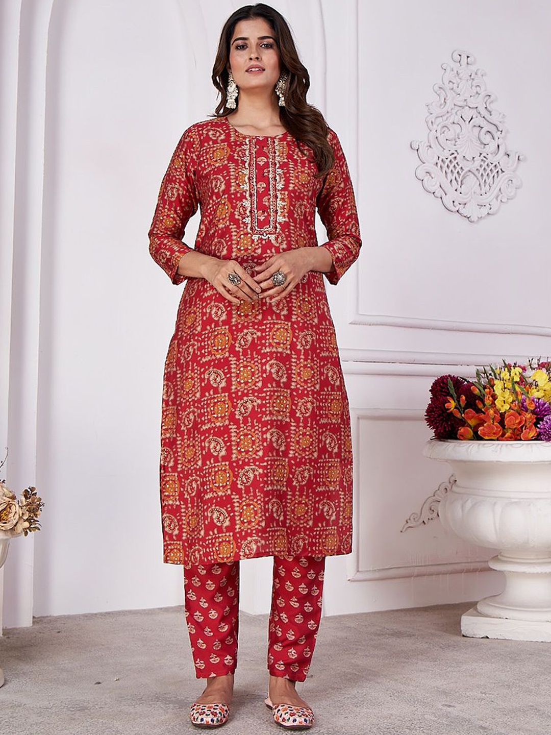 

DIVASTRI Women Floral Printed Regular Gotta Patti Kurta with Trousers, Red