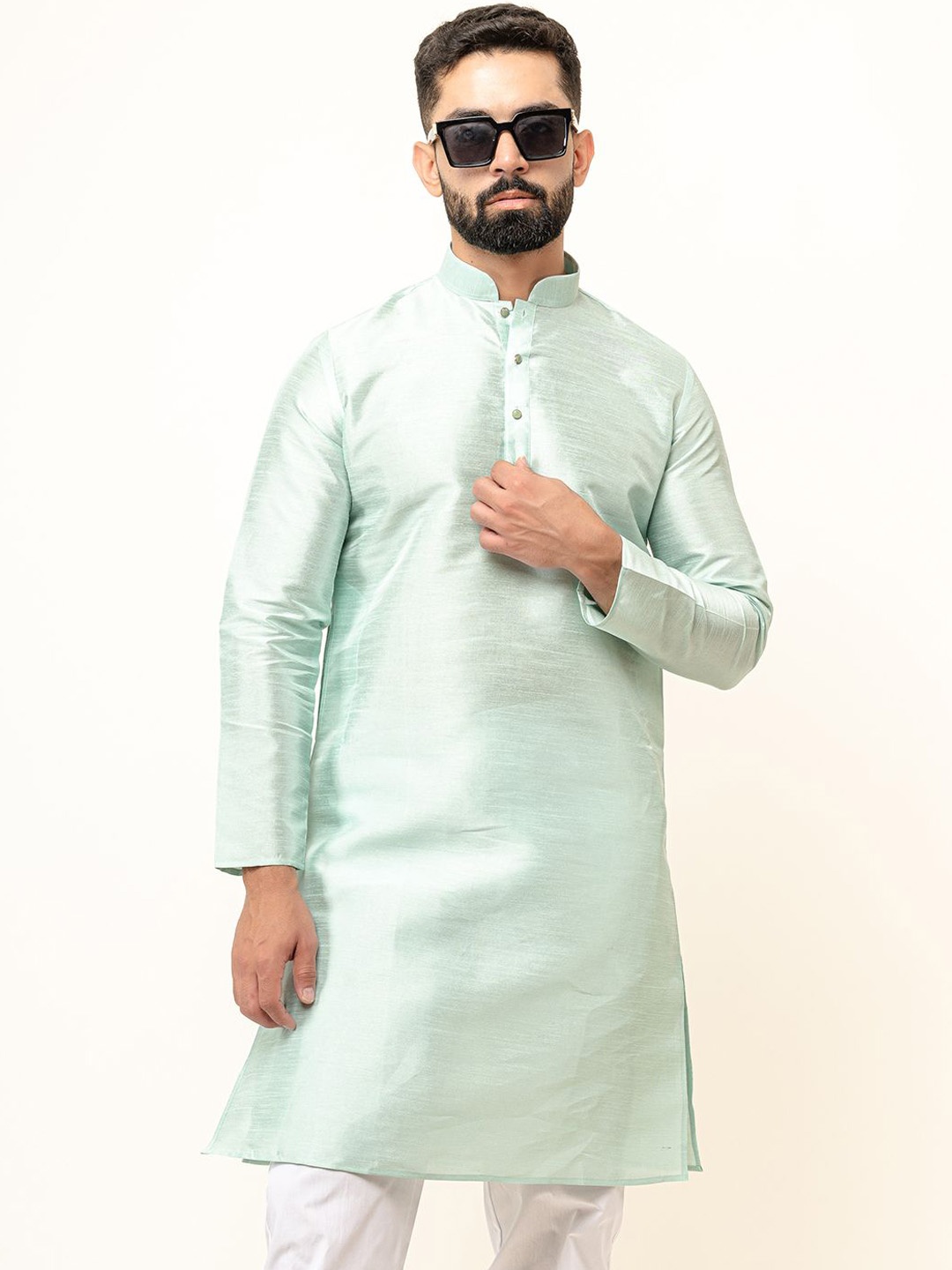 

Tistabene Mandarin Collar Dupin Silk Handloom Kurta, Green