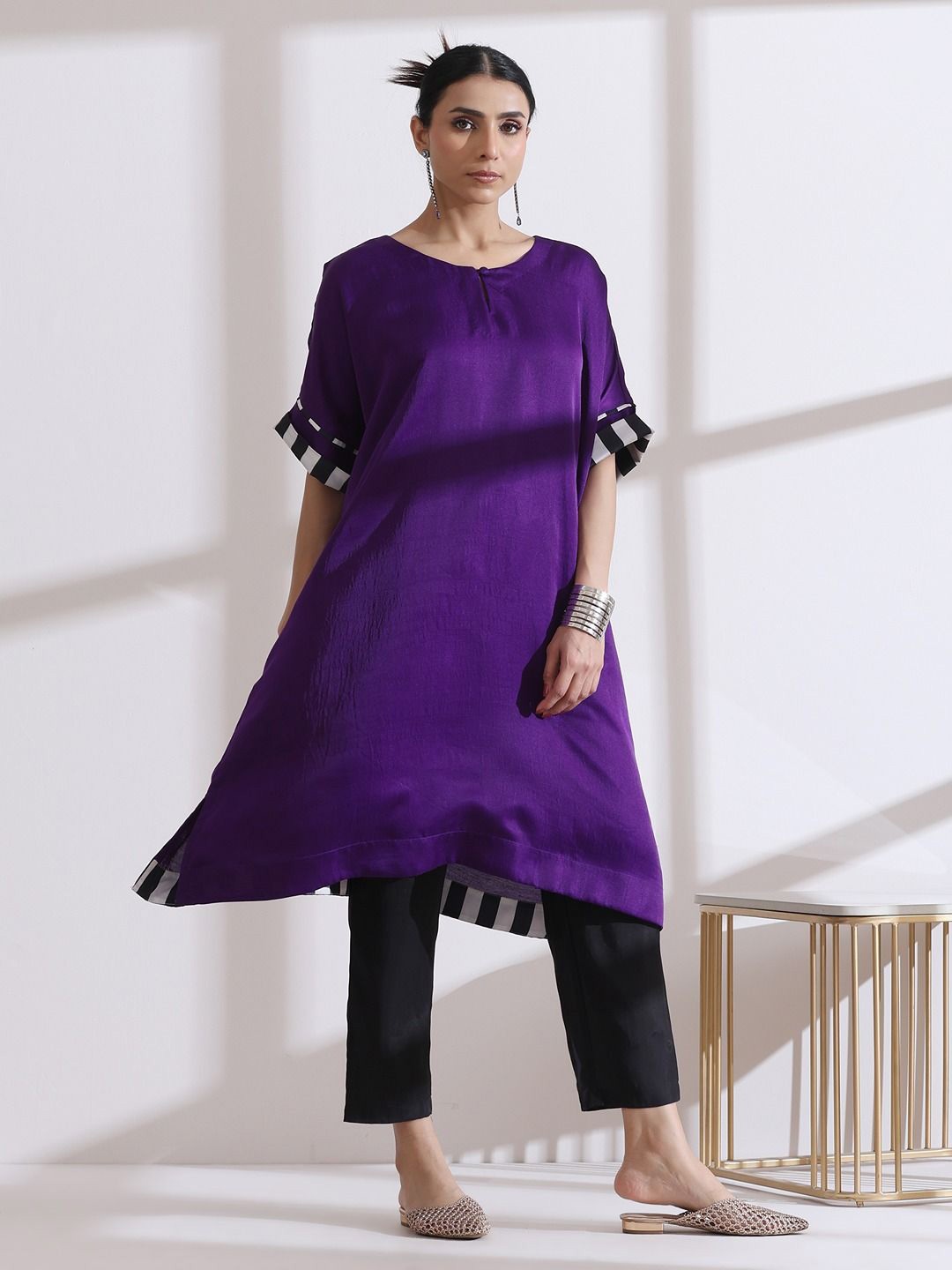 

Swtantra PrfT Lux Easy Extended Sleeves A-Line Kurta, Purple