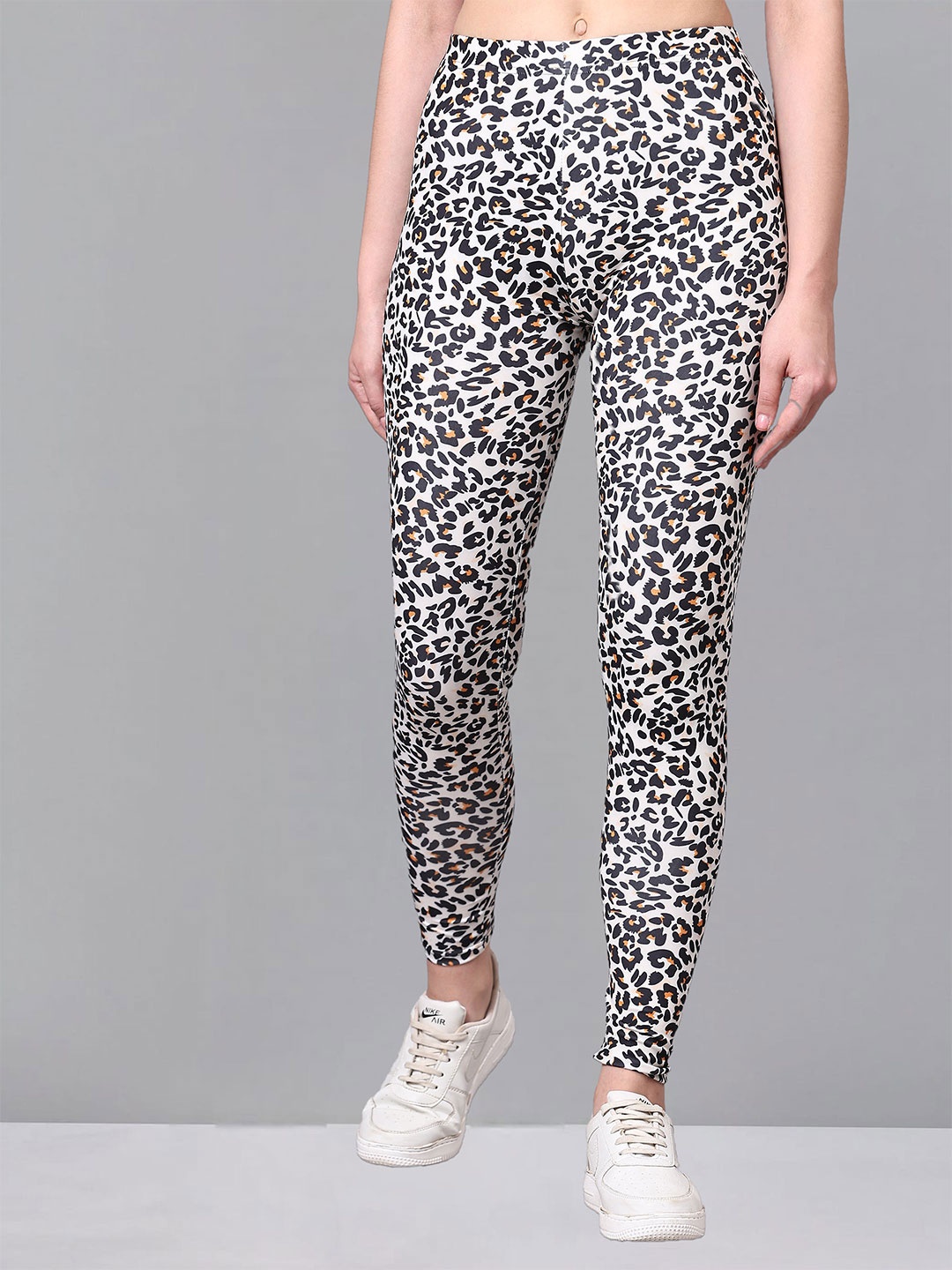 

DTR FASHION Leopard Printed Mid-Rise Ankle-Length Gym Tights, Black