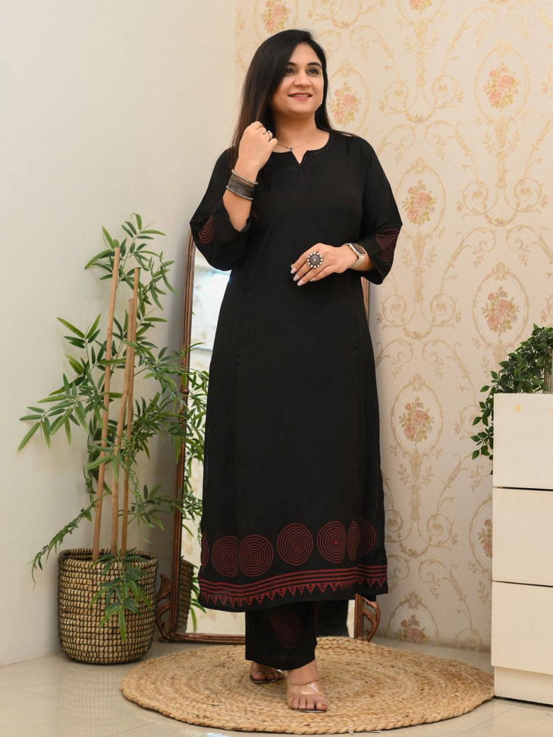 

Anni Designer Women Printed Regular Kurta with Palazzos, Black