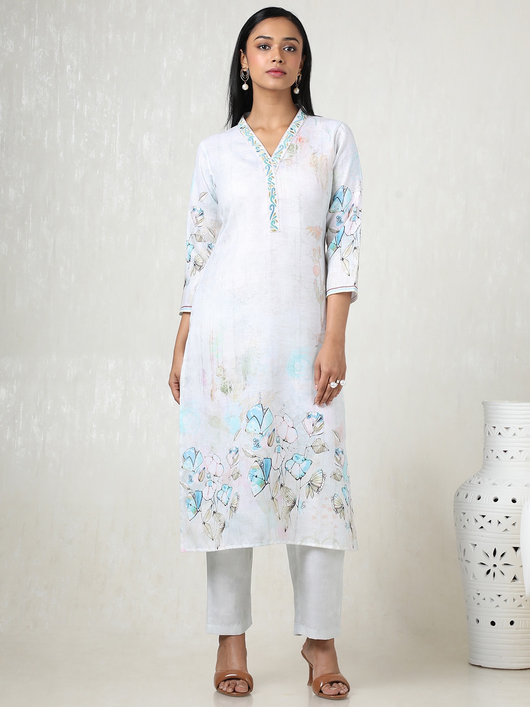 

Soch Women Floral Printed Regular Thread Work Linen Kurta with Trousers, White