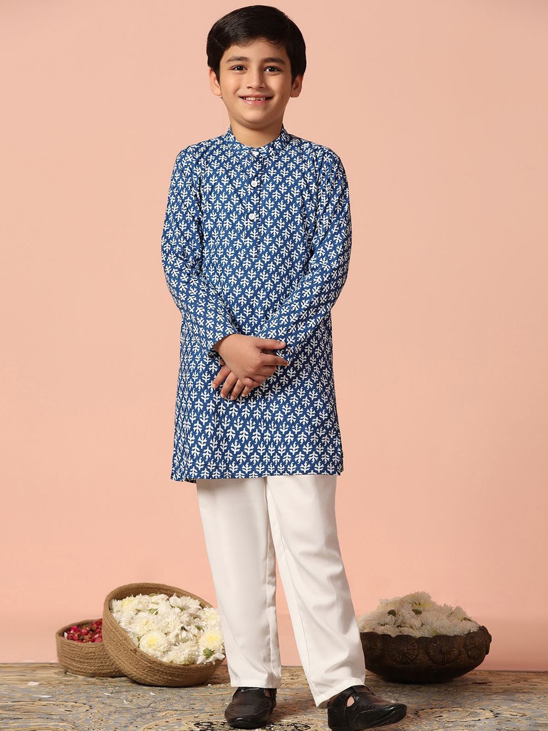 

BAESD Boys Printed Regular Kurta with Trousers, Blue