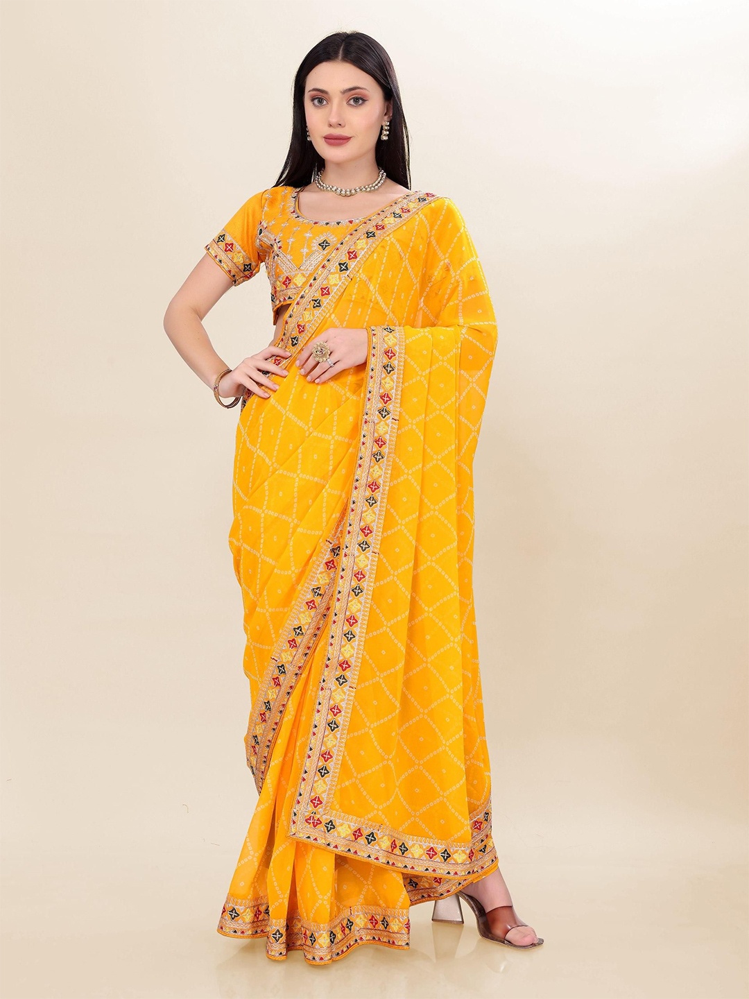 

VenderVilla Sequinned Pure Georgette Saree, Yellow