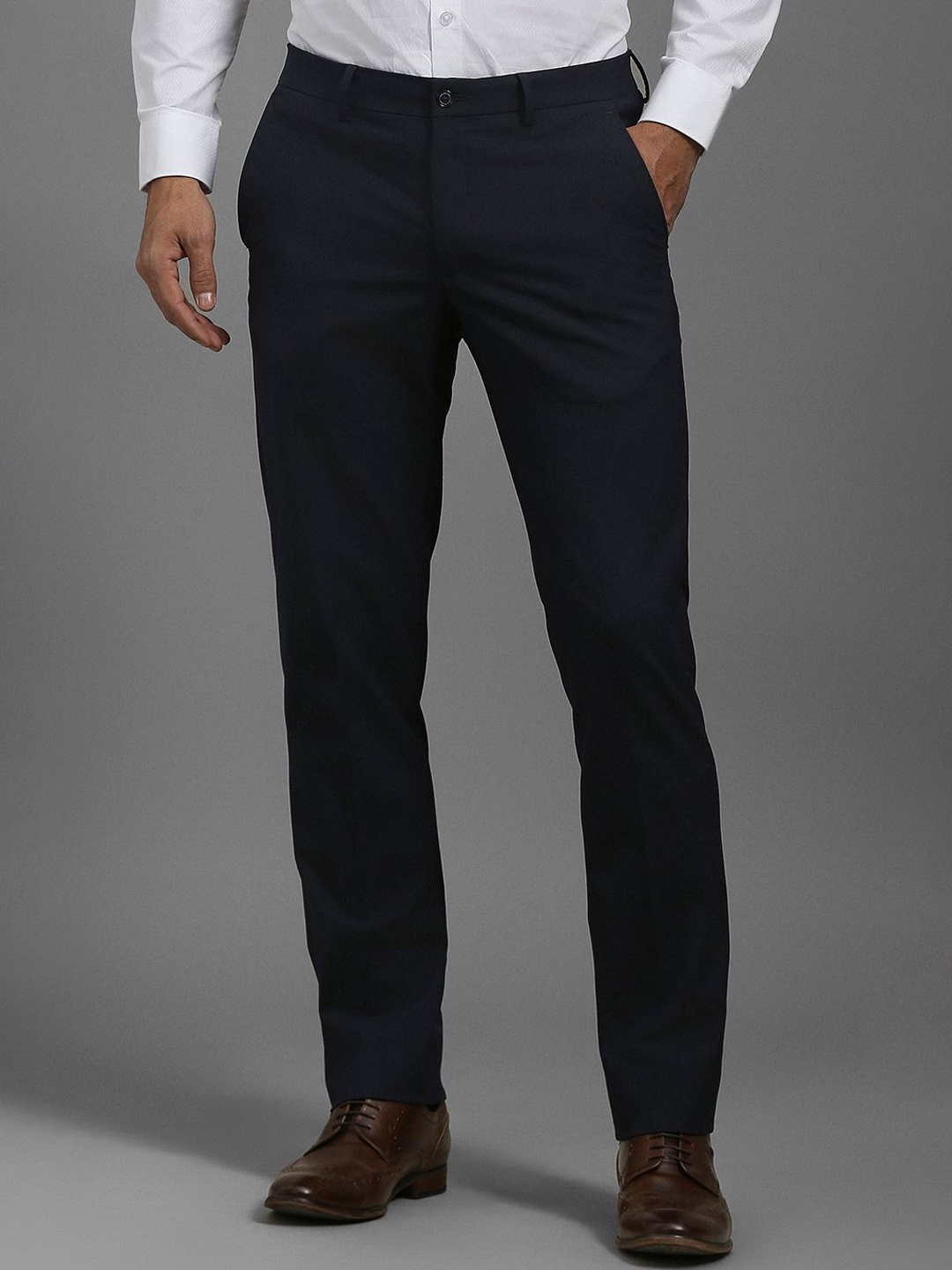 

Louis Philippe Men Slim Fit Trousers, Black