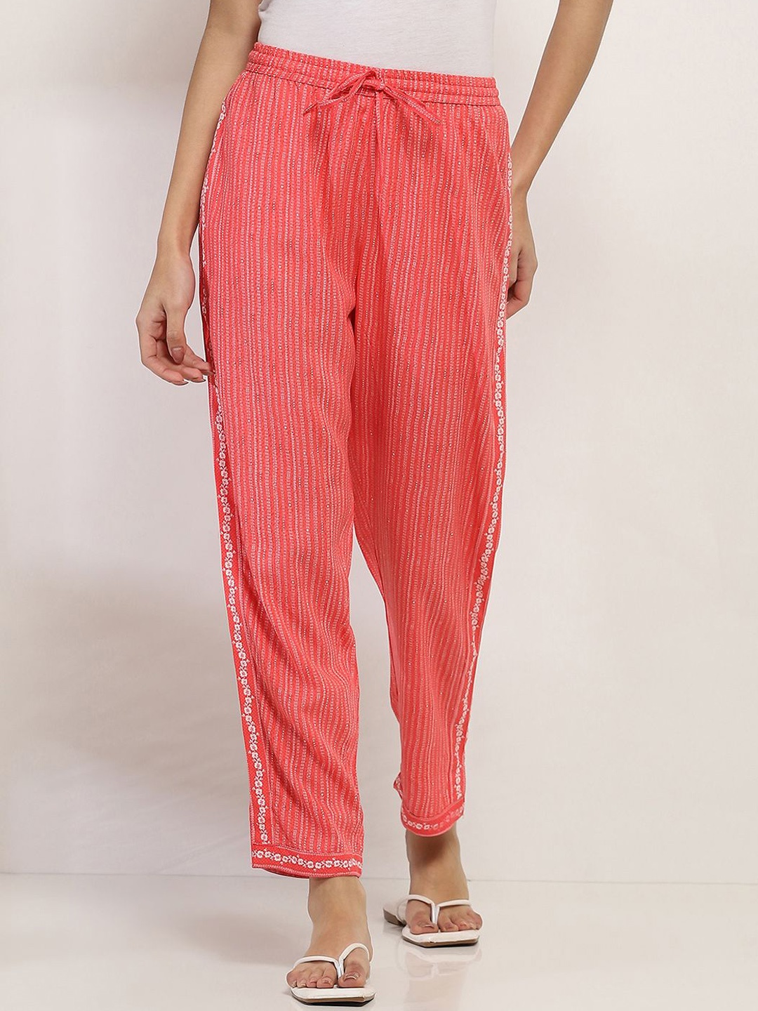 

Rangriti Women Floral Printed Comfort Low-Rise Pleated Trousers, Orange