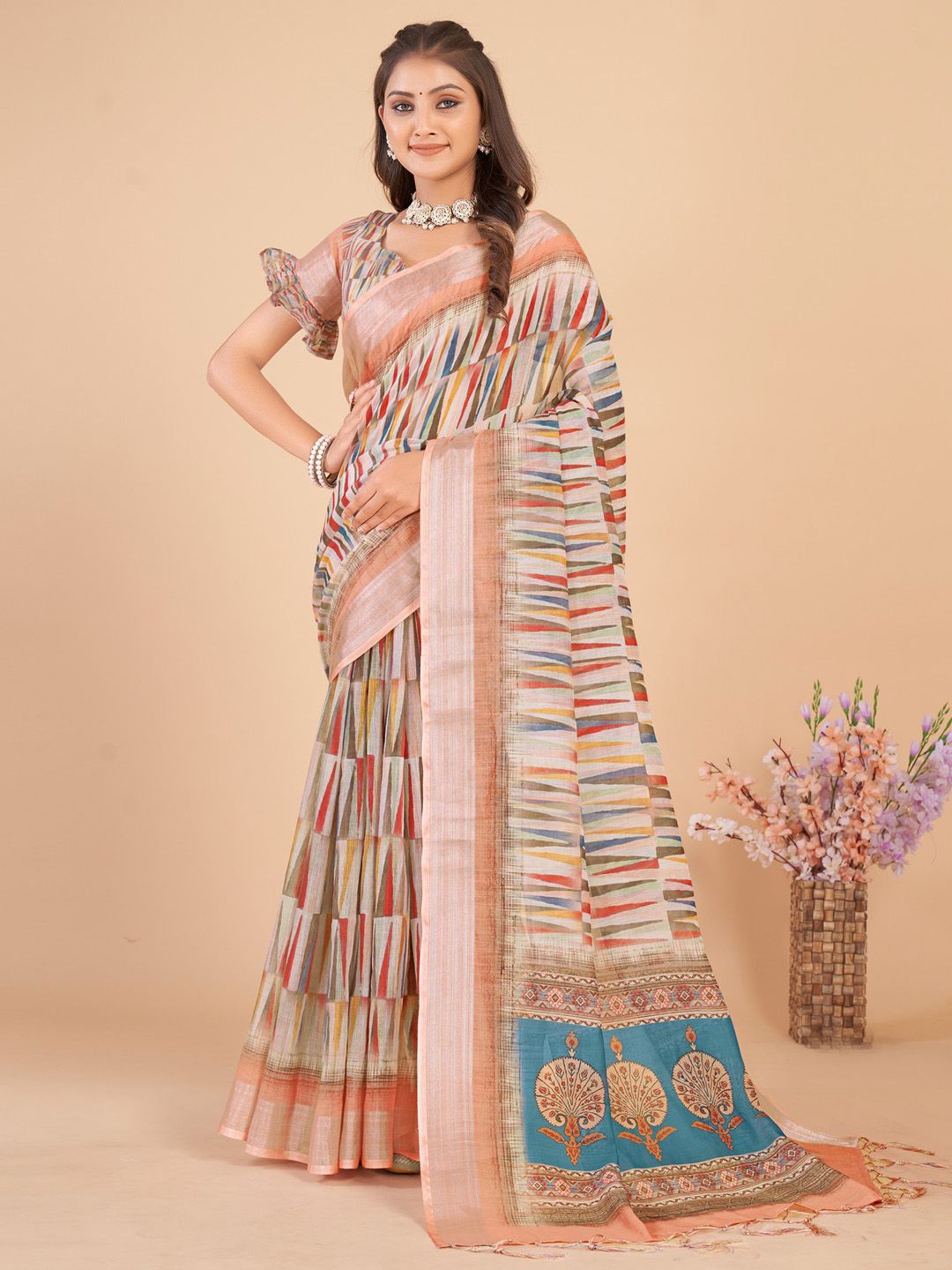 

Mitera Linen Blend Sungudi Saree, Beige