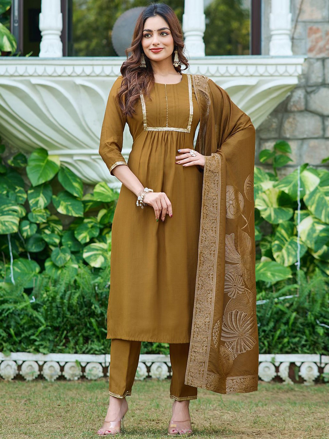 

Moda Rapido Women Floral Regular Kurta with Trousers & With Dupatta, Brown