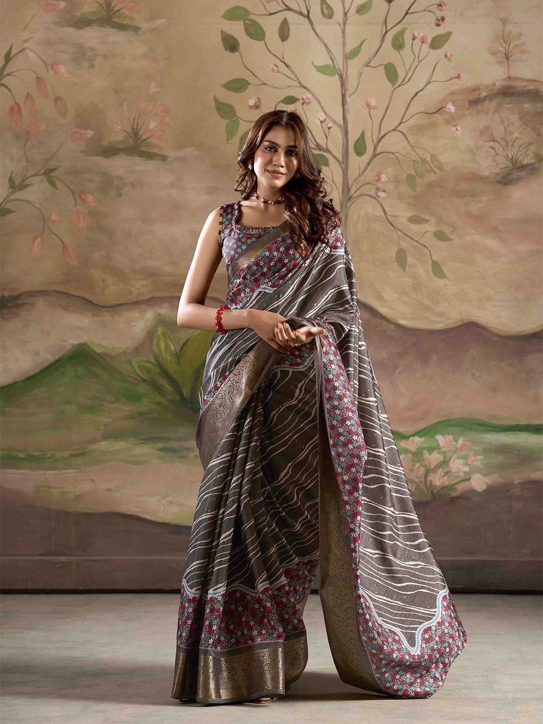 

DIVASTRI Striped Zari Silk Blend Saree, Grey
