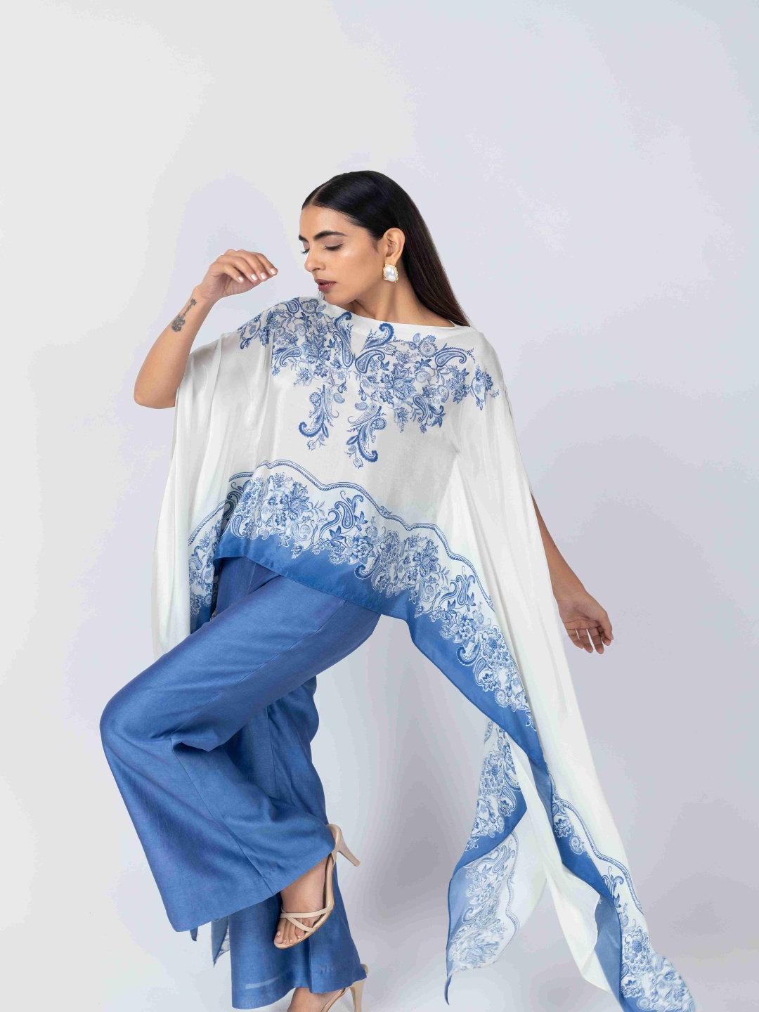 

Label Naariti Women Yoke Design Flared Sleeves Crepe Kurta, White