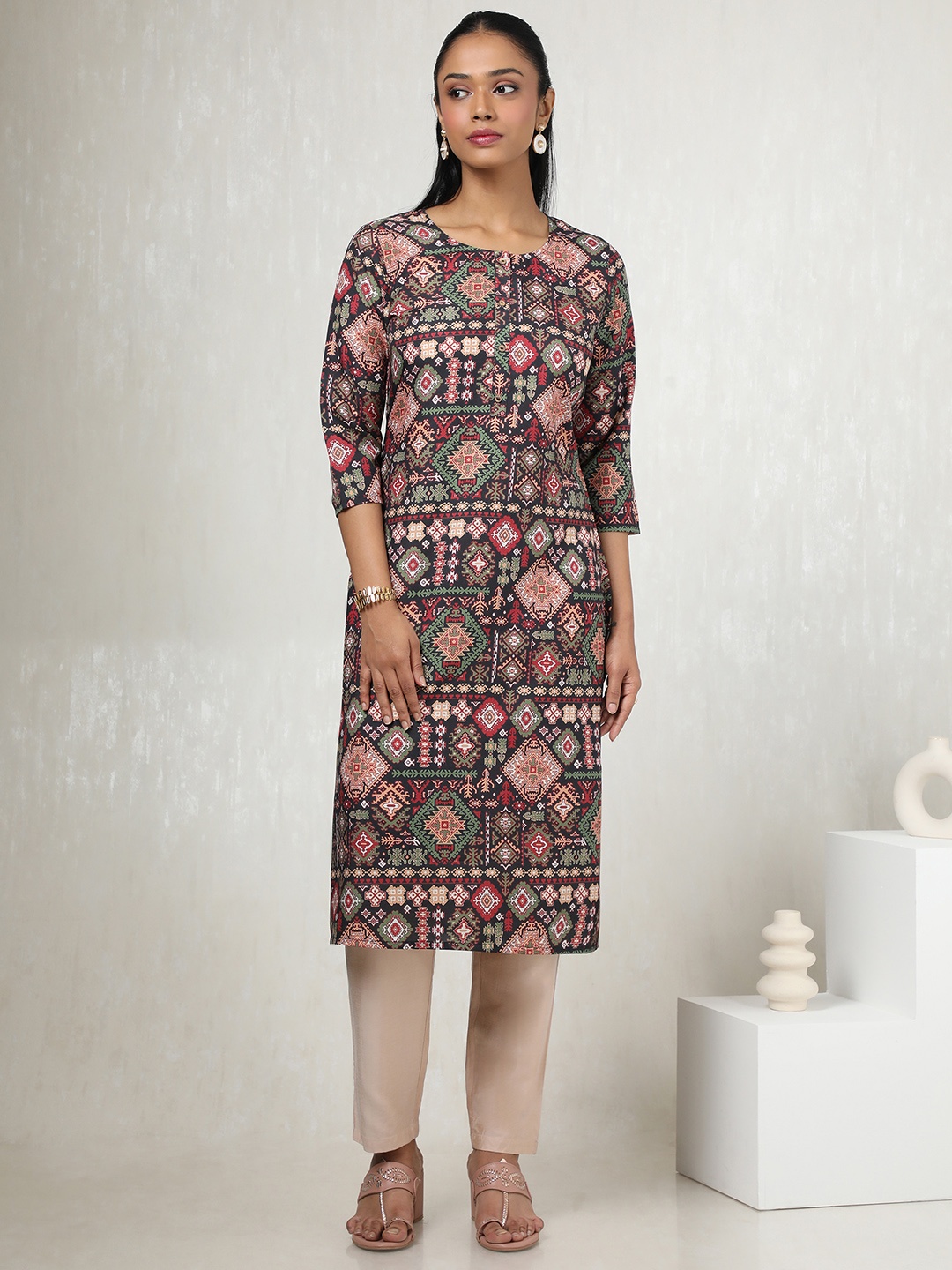 

Soch Ethnic Motifs Printed Round Neck Straight Kurta, Black