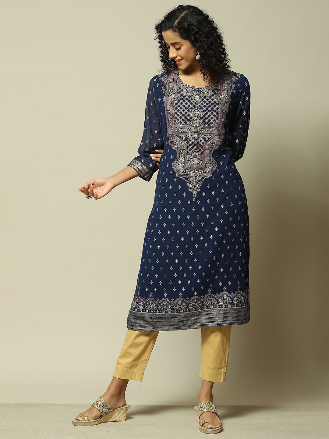 

Rangriti Ethnic Motifs Printed Round Neck Straight Kurta, Blue