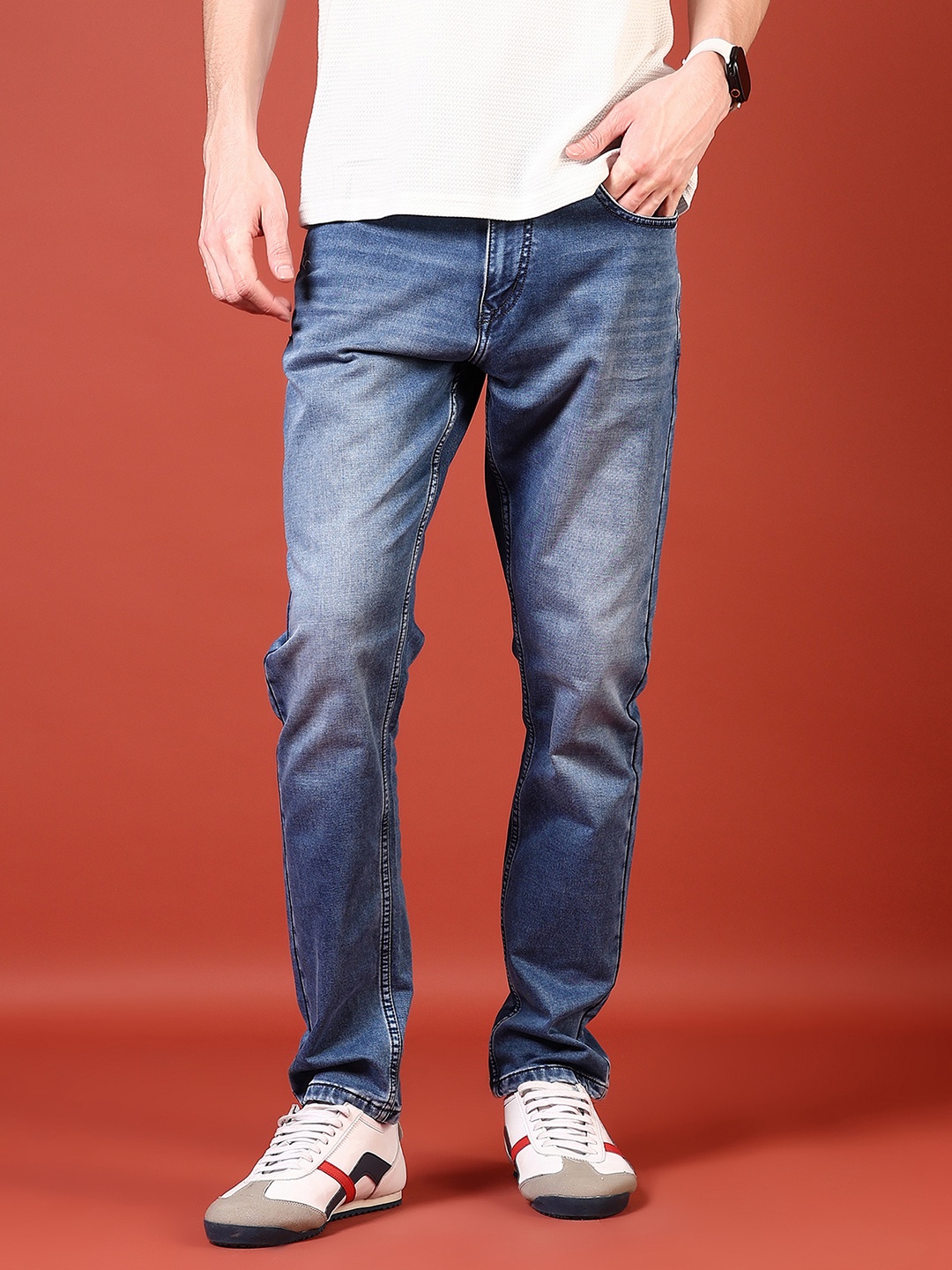 

V-Mart Men Skinny Fit Light Fade Jeans, Blue
