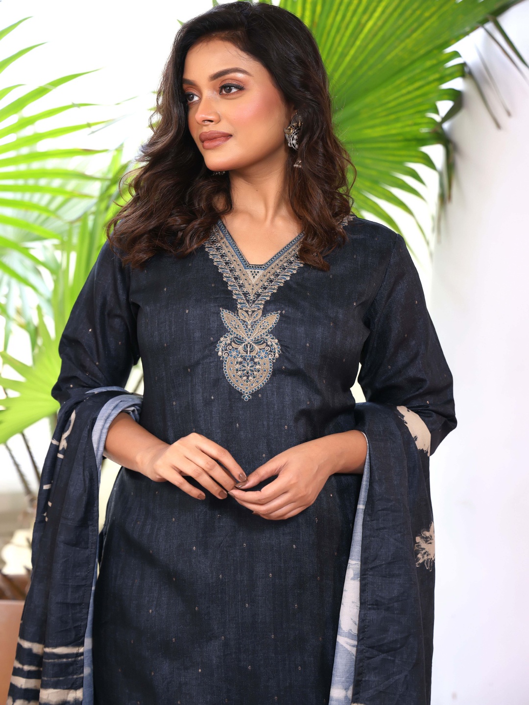

Anouk Women Ethnic Motifs Embroidered Regular Kurta with Trousers & With Dupatta, Navy blue