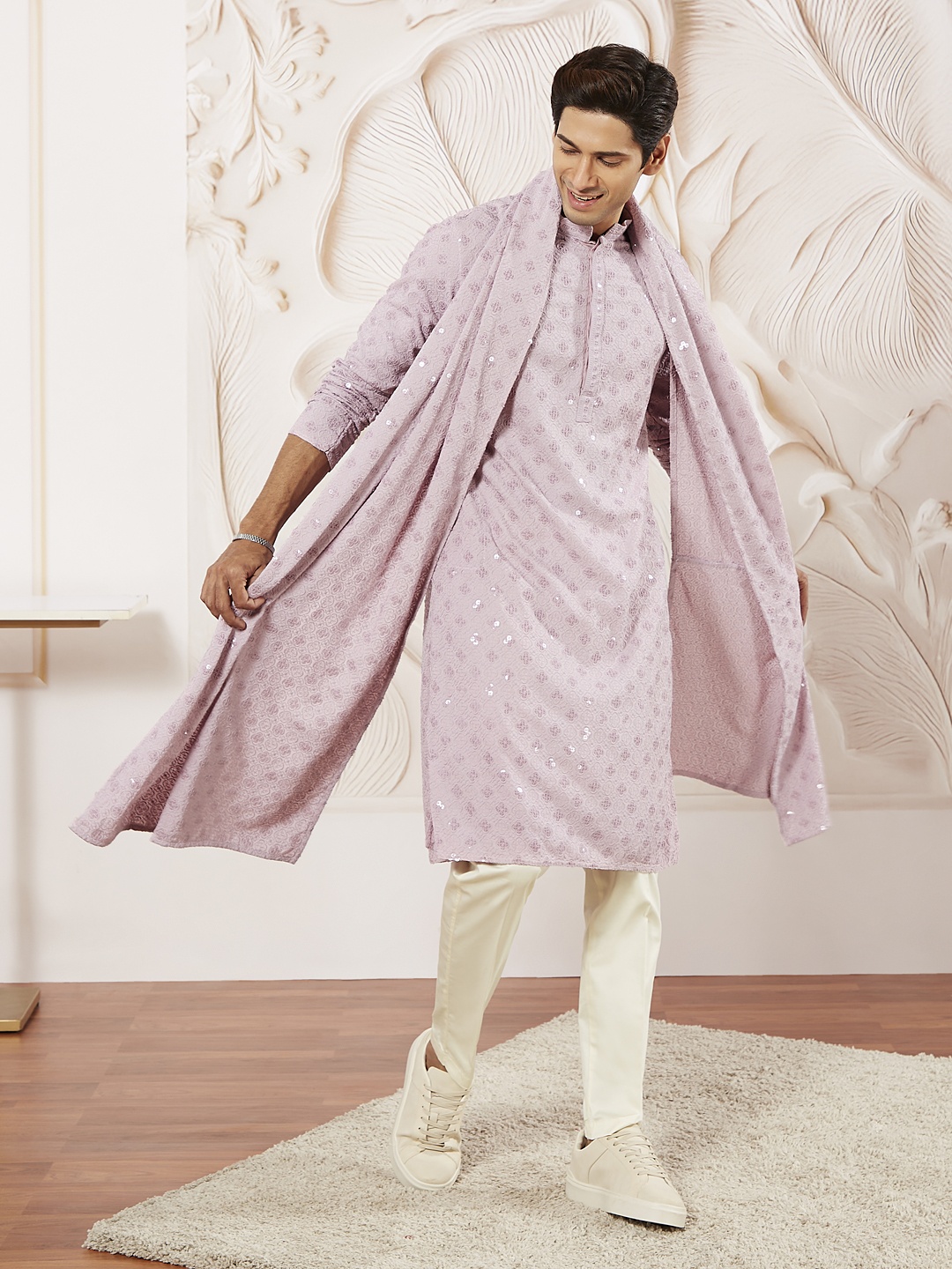 

VASTRAMAY Men Embroidered Regular Sequinned Kurta with Pyjamas & With Dupatta, Pink