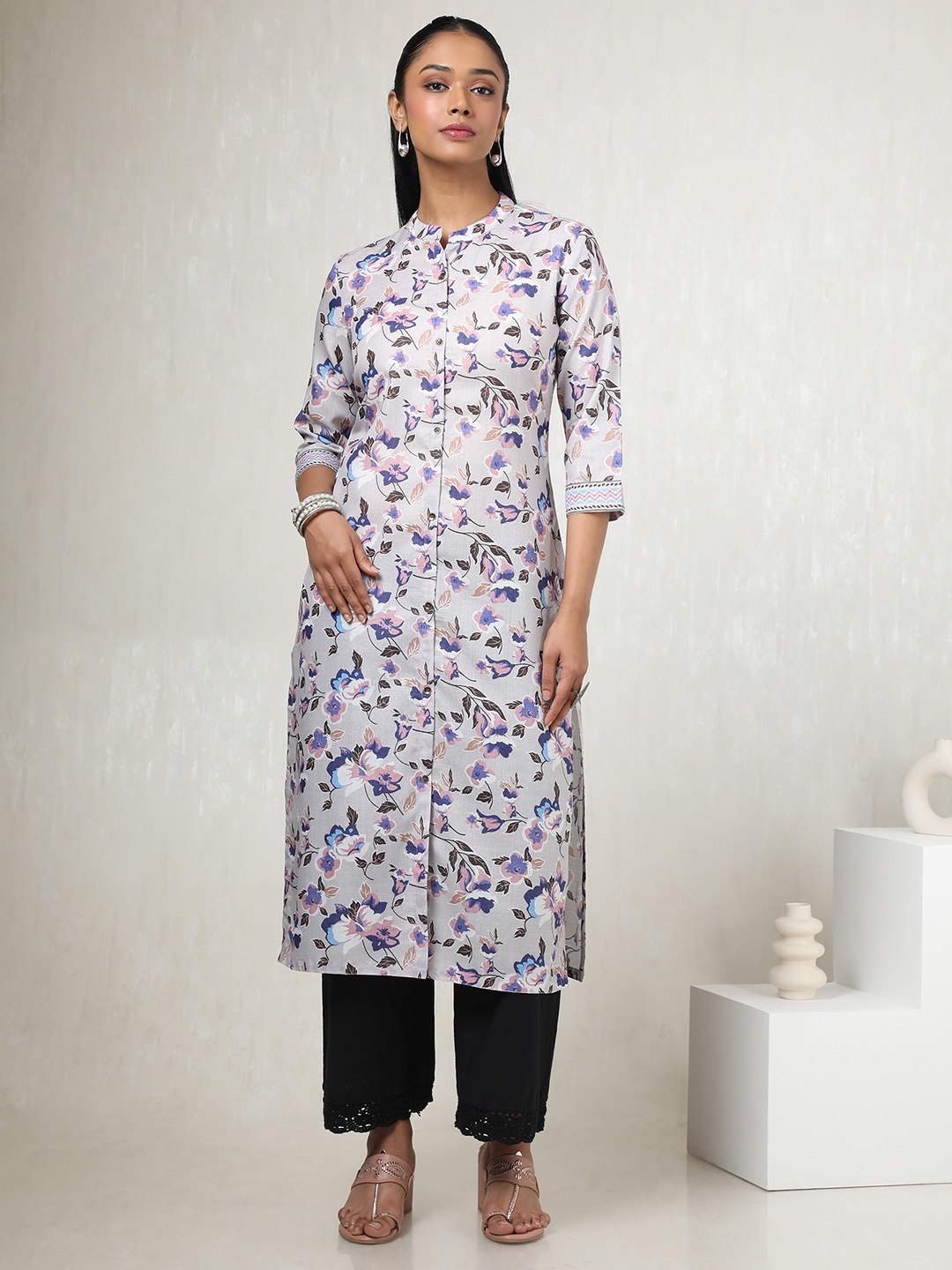 

Soch Floral Printed Mandarin Collar Straight Kurta, Grey