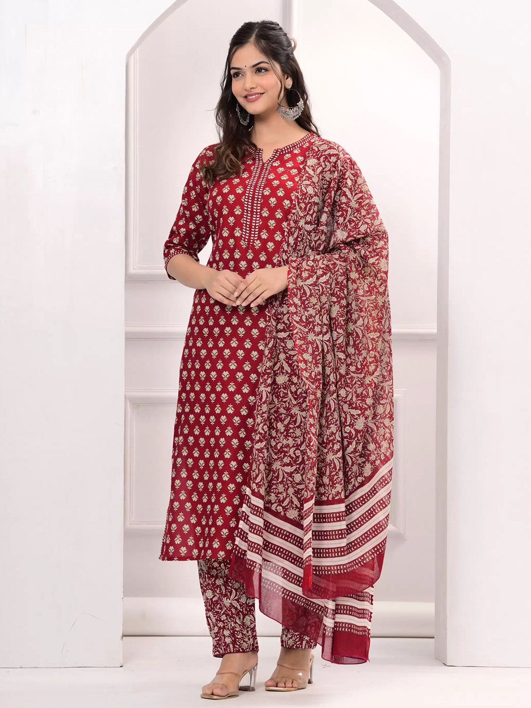 

Moda Rapido Women Ethnic Motifs Printed Regular Kurta with Trousers & With Dupatta, Maroon