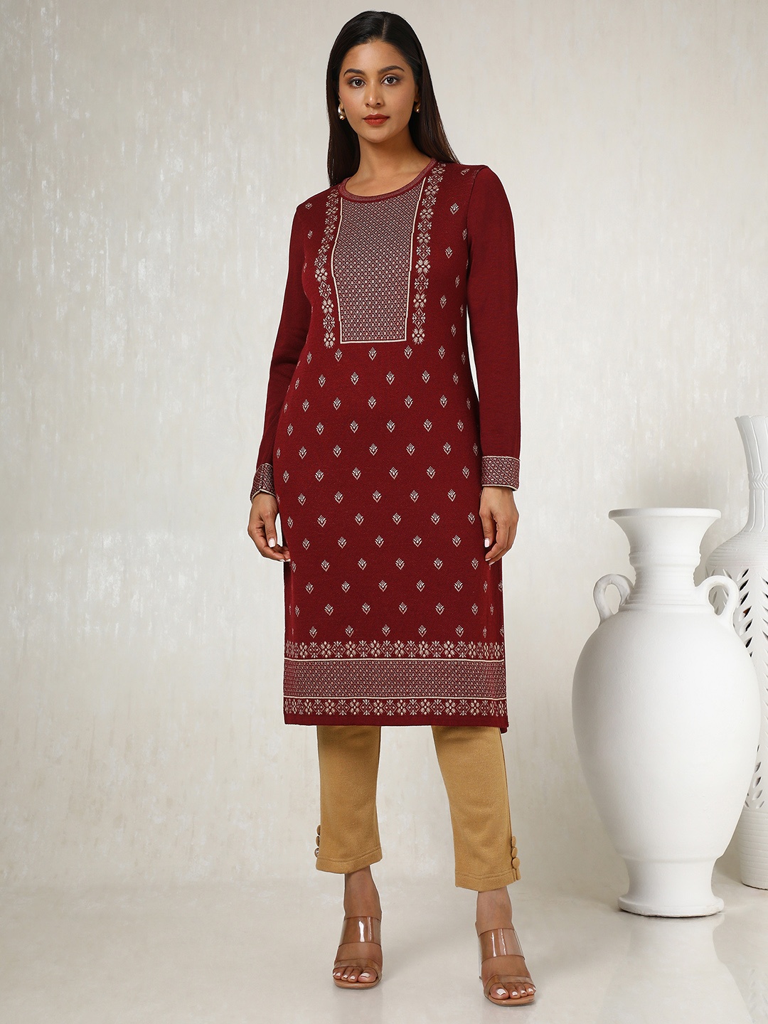 

Soch Ethnic Motifs Woven Design Round Neck Straight Kurta, Burgundy