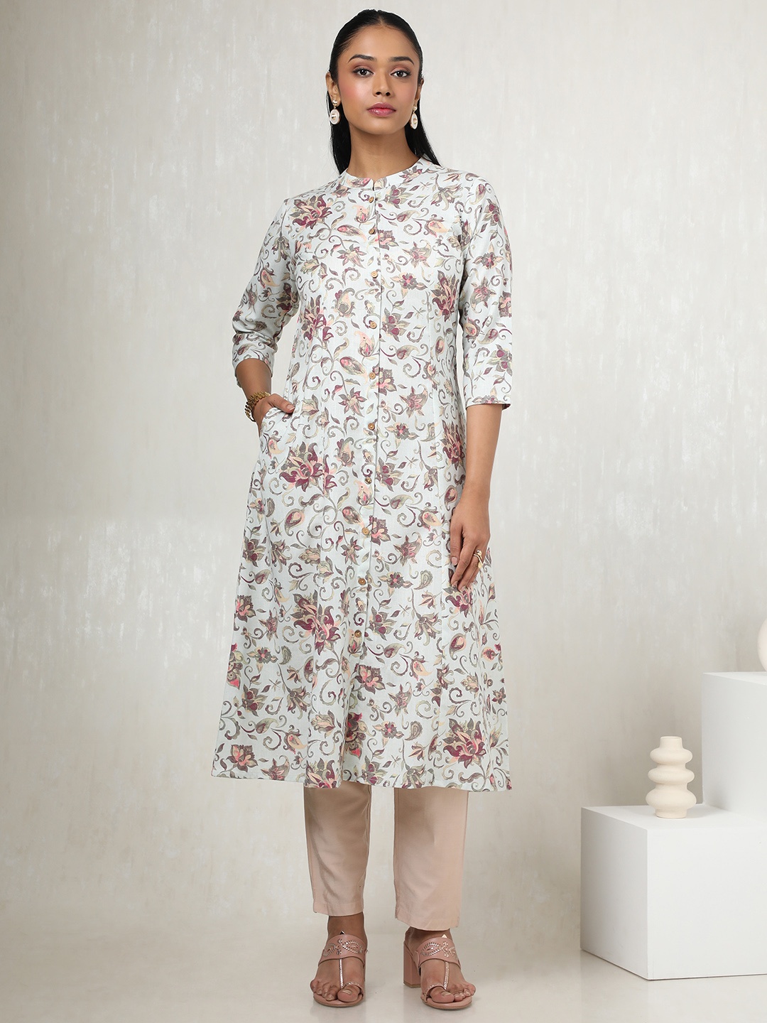 

Soch Floral Printed Round Neck Straight Kurta, Beige