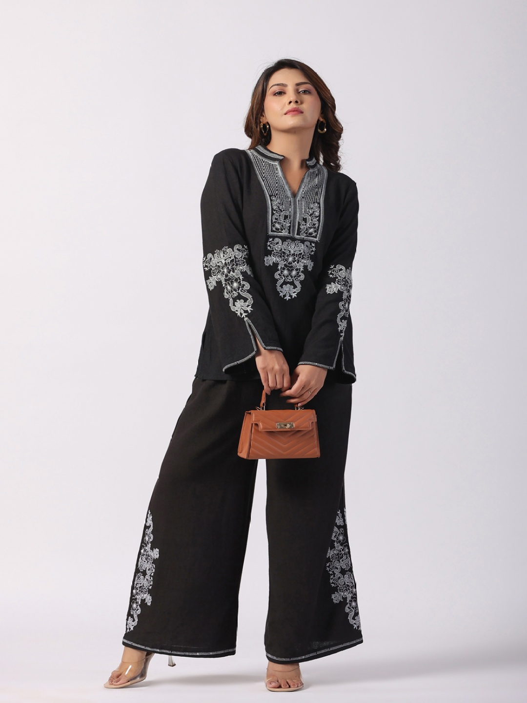 

STIL O STITCH Embroidered Mandarin Collar Tunic With Palazzos, Black