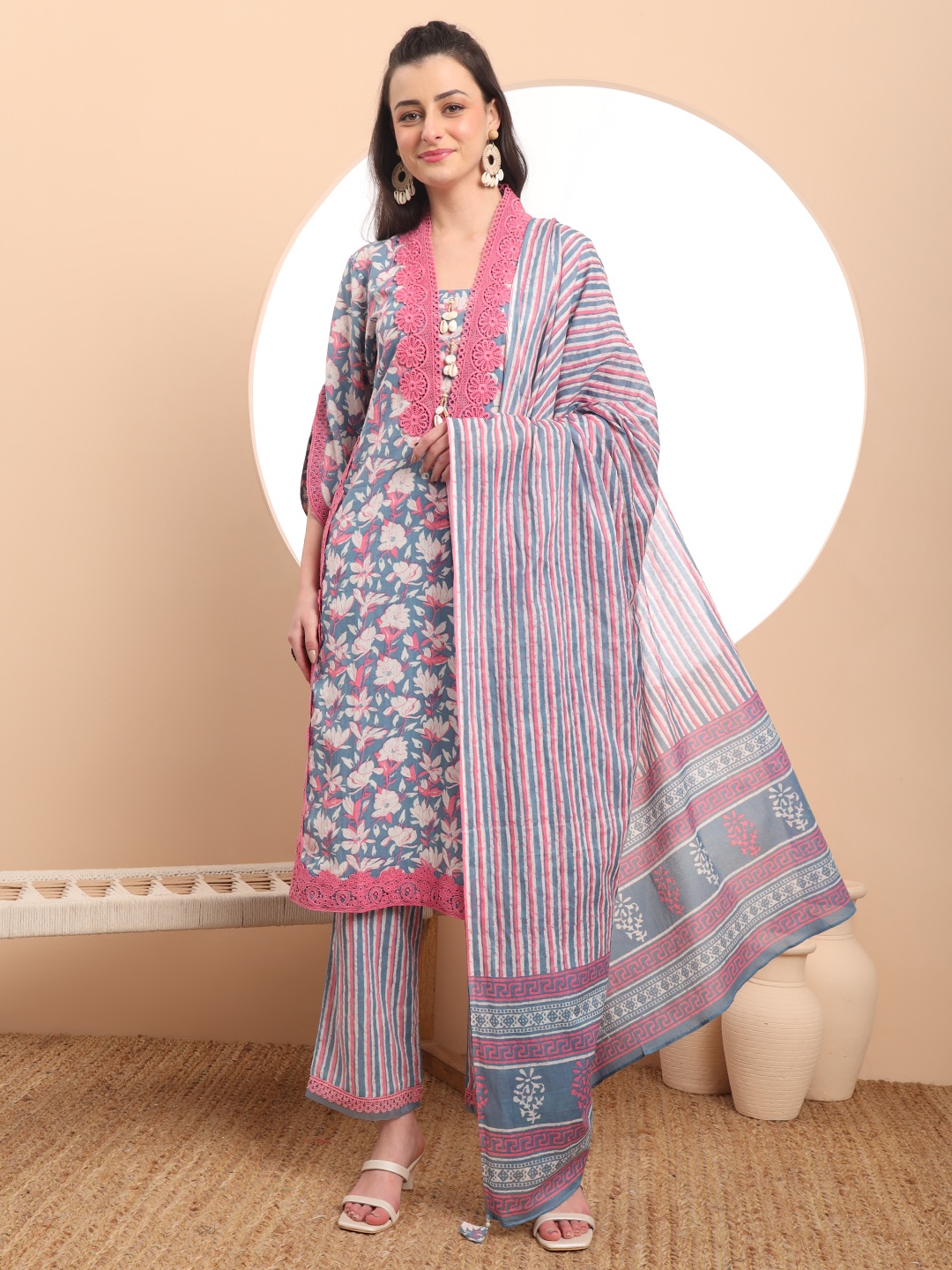 

Yufta Women Floral Embroidered Regular Pure Cotton Kurta with Trousers & With Dupatta, Blue