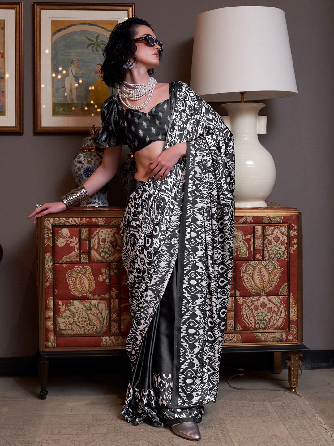 

Ishin Satin Designer Saree, Black