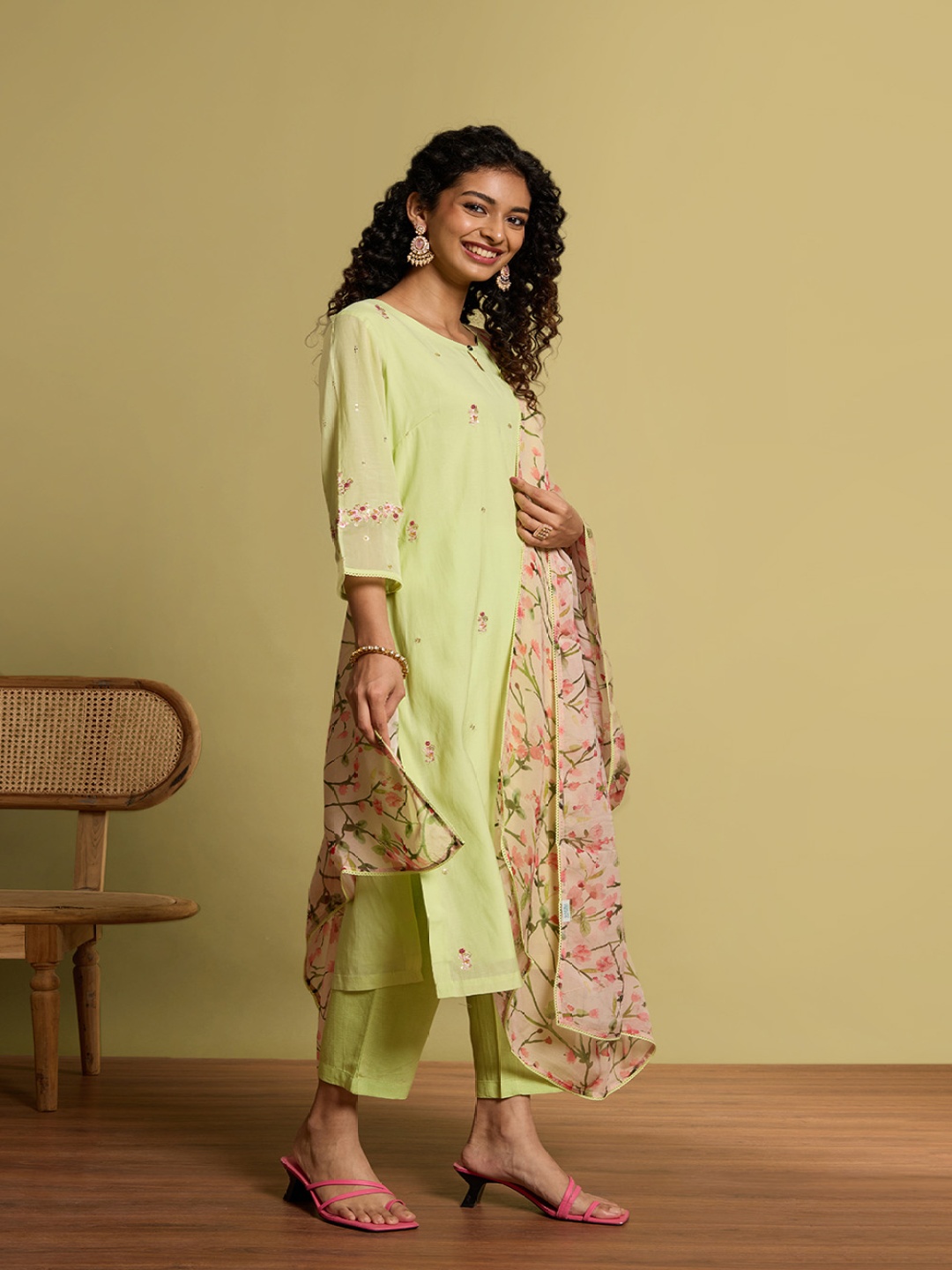 

Taneira Women Floral Embroidered Regular Pure Cotton Kurta with Trousers & With Dupatta, Green