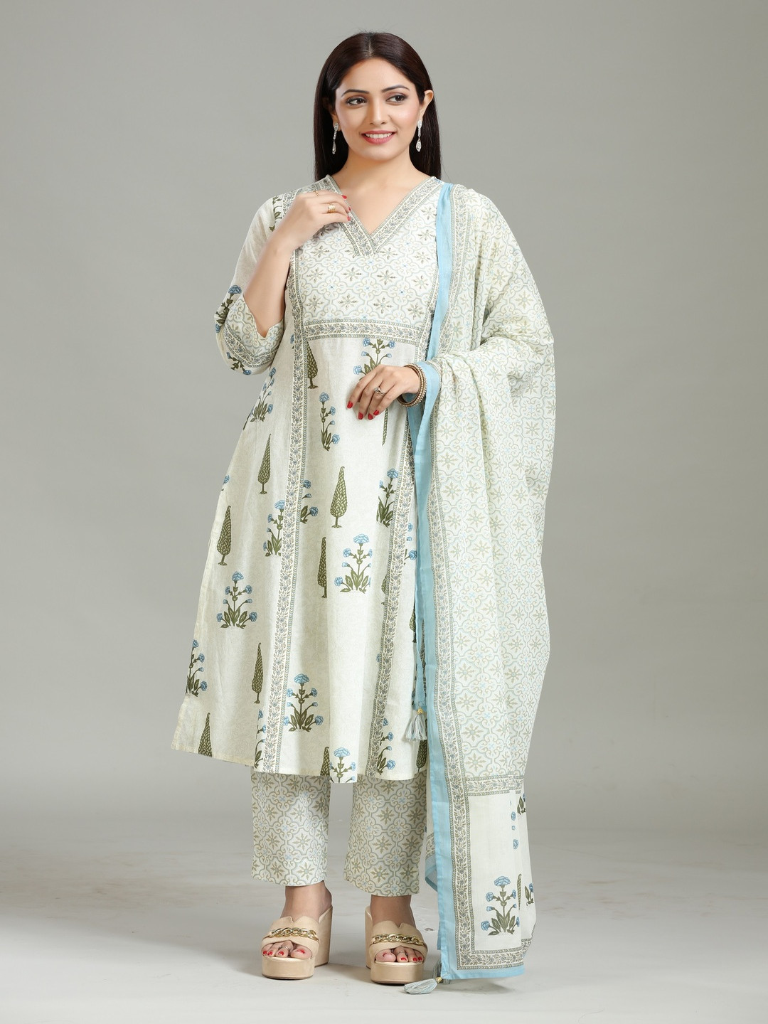 

COTTON CULTURE Women Floral Embroidered Regular Pure Cotton Kurta with Palazzos & With Dupatta, Cream