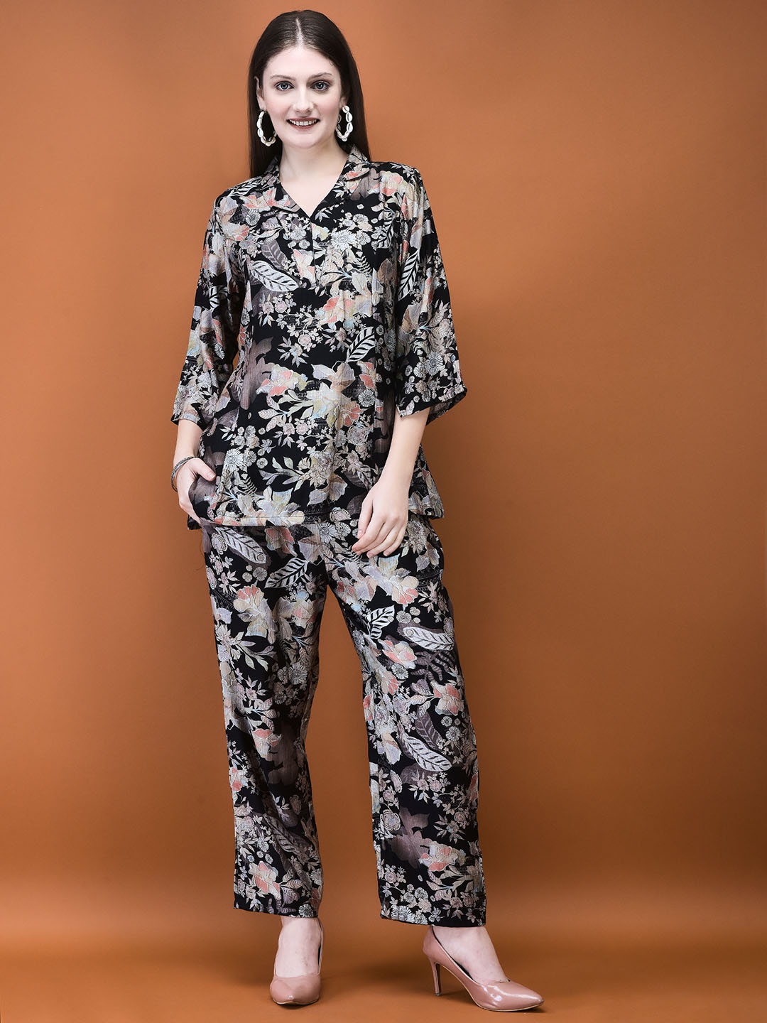 

Shree Floral Printed V-Neck Shirt with Trousers, Black