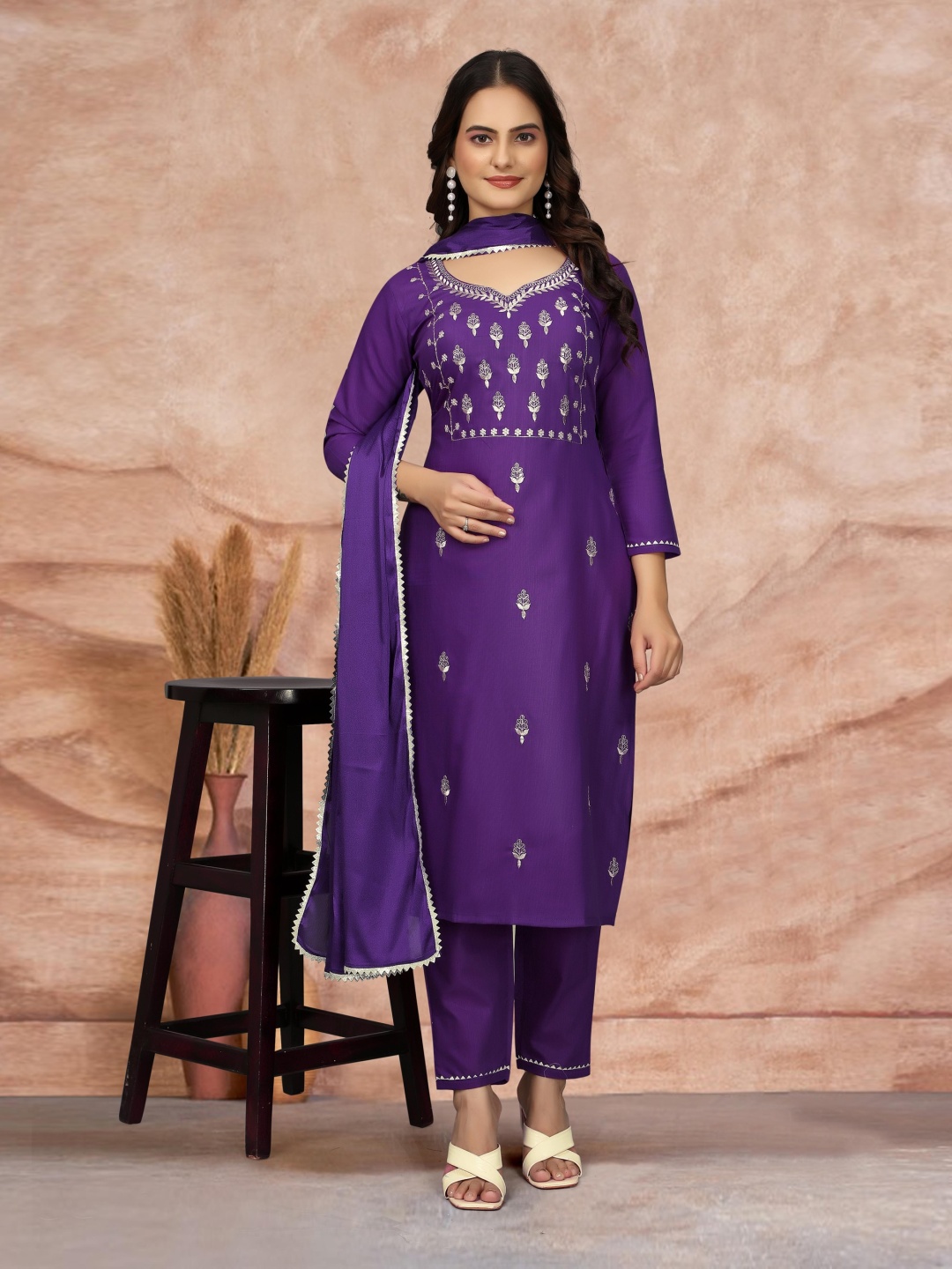 

Fashion FRICKS Women Ethnic Motifs Embroidered Regular Sequinned Kurti with Palazzos & With Dupatta, Purple