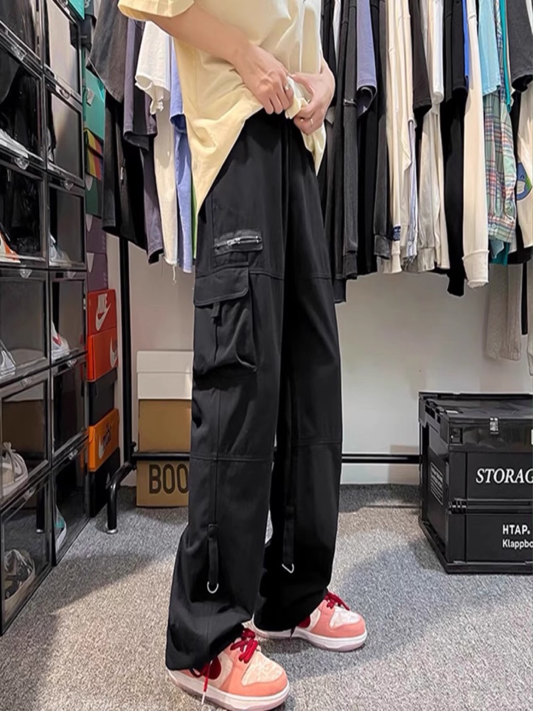 

StyleCast Men Cargos Trousers, Black