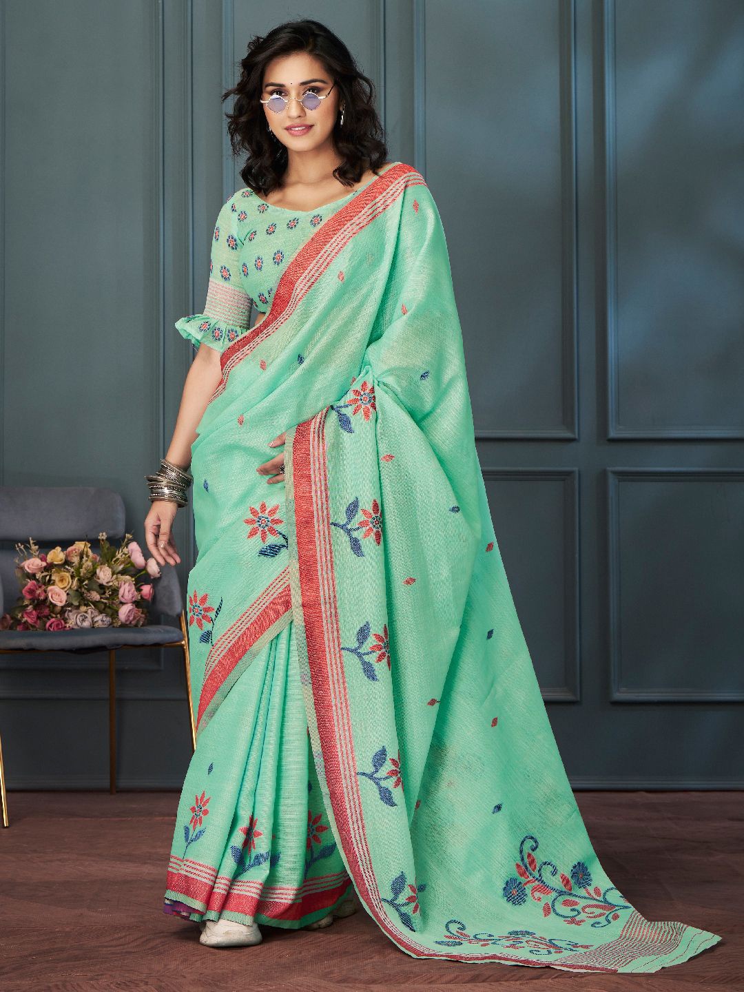 

DIVASTRI Woven Design Linen Blend Designer Saree, Green