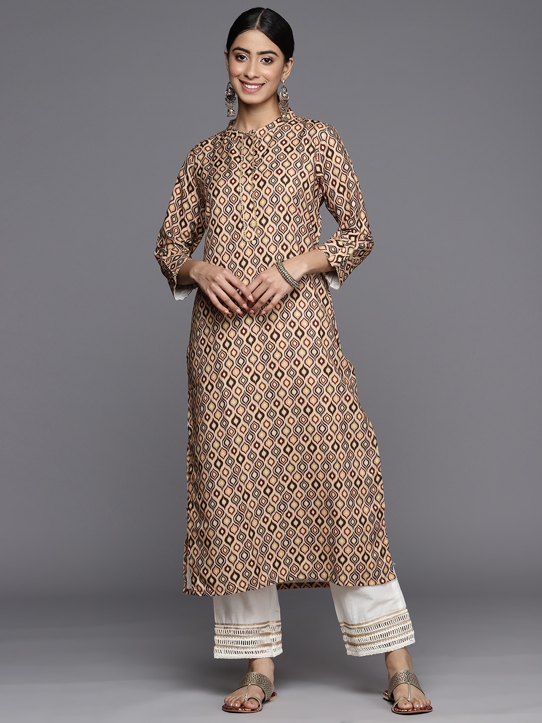 

KSUT Geometric Printed Mandarin Collar Straight Kurta, Beige