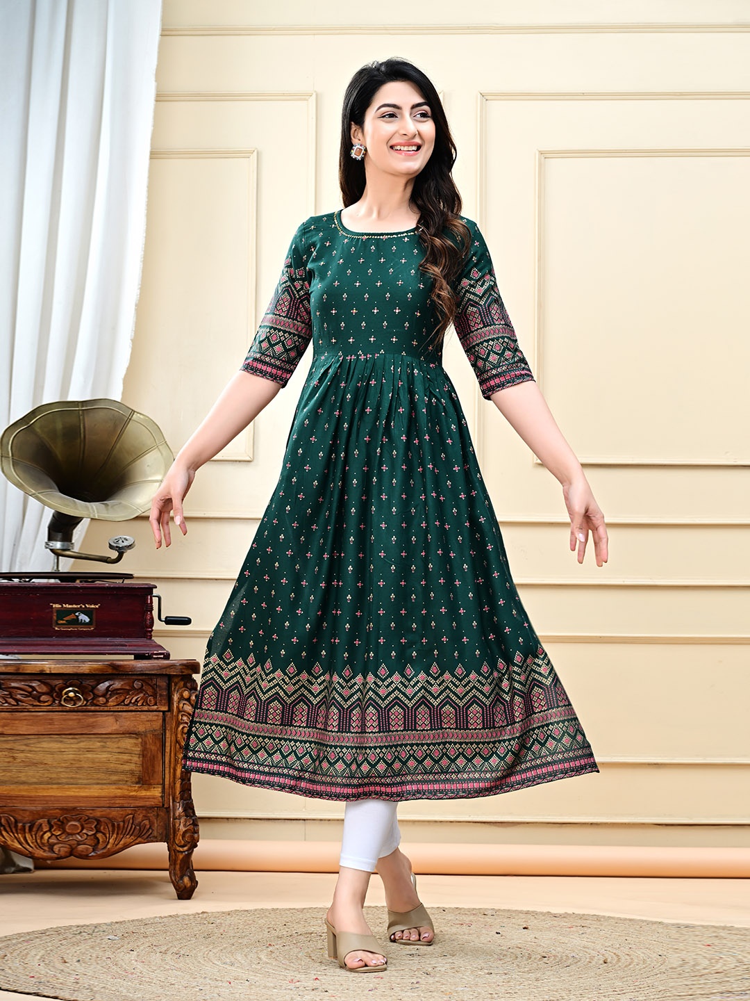 

Meena Bazaar Ethnic Motifs Printed A-Line Cotton Kurta, Green